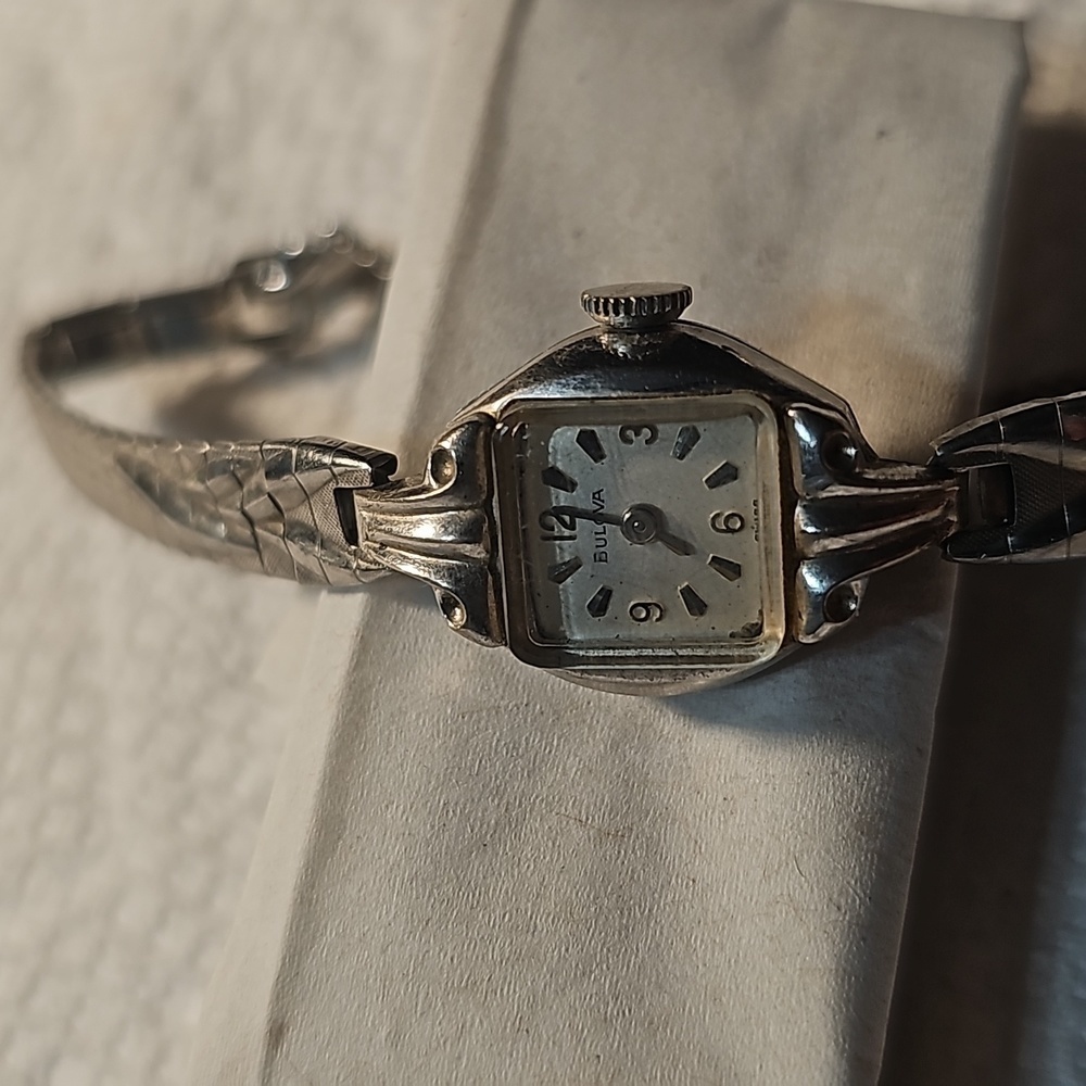 Vintage Bulova 10k RGP Bezel Watch βοΈ